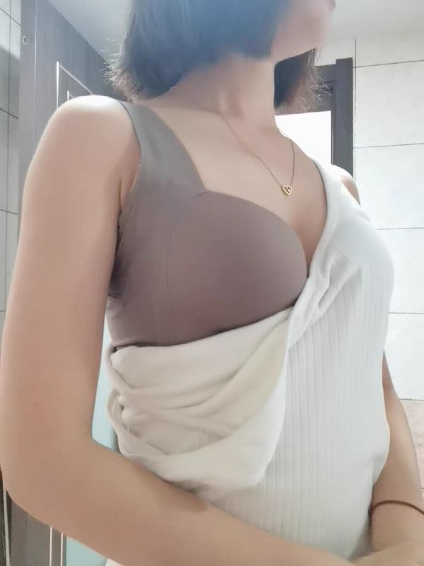 服务型的一个妞 第1张