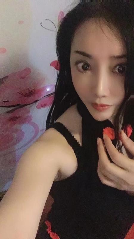 胸大性感的熟女 第1张