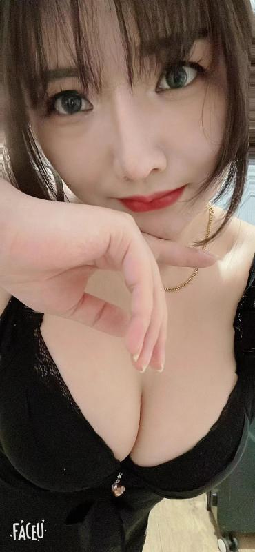 龙华新人依依 第2张