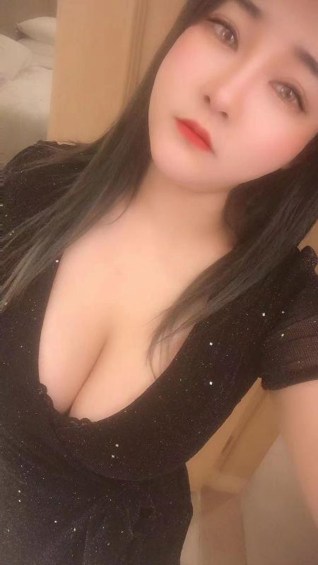 爆乳轩轩Ecup 第1张