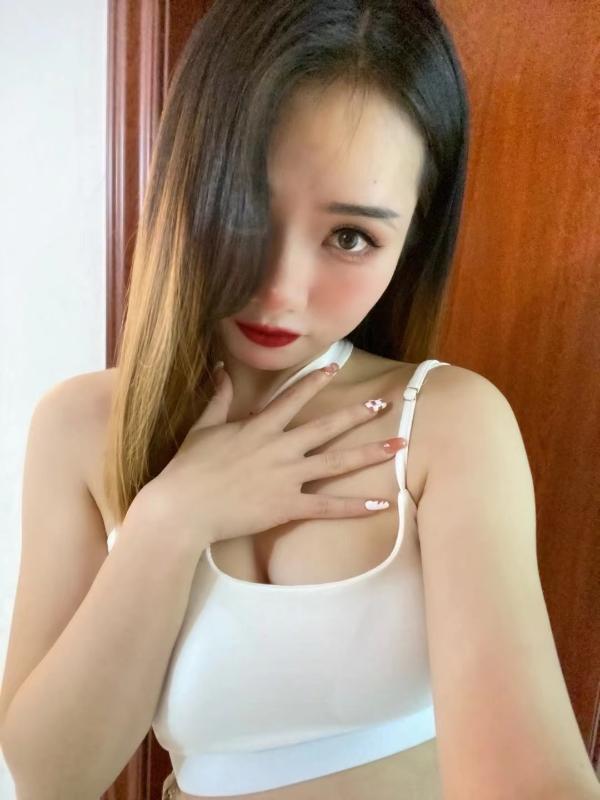 骚妇够热辣姿势配合 第2张