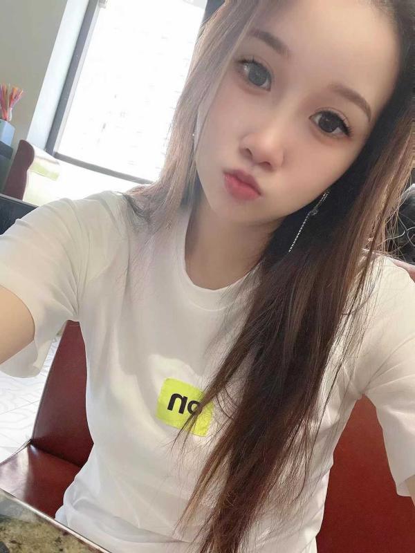 锡山区个人居家的妹子 第1张