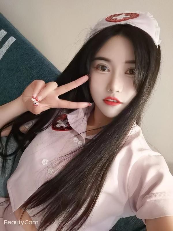 长腿巨乳果果 第1张