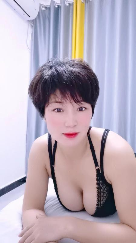 少妇的快乐后花园 第3张