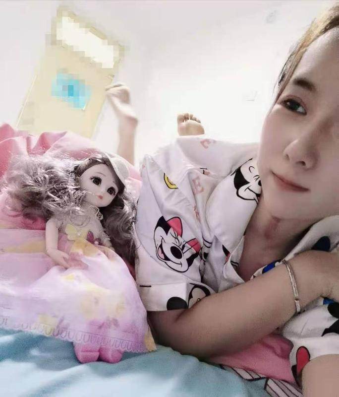 青岛丝袜小妖精 第1张
