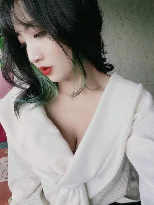 西湖气质型御姐 第2张