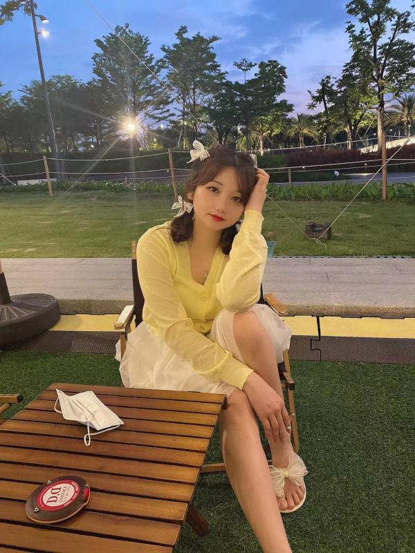 99年紧致小妹 第2张