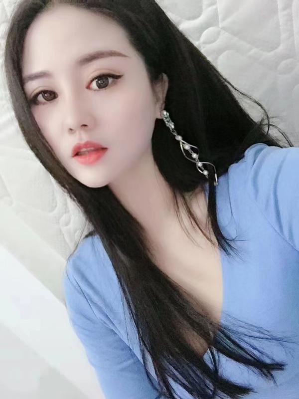 仲恺高新区的大奶妞 第2张