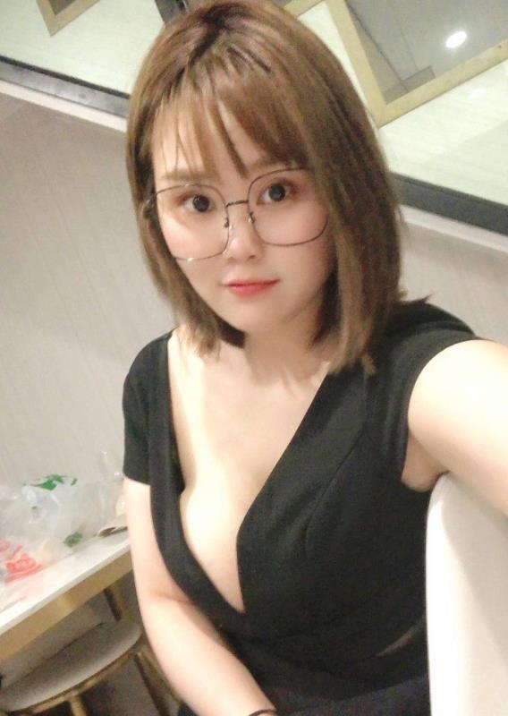 大胸丰满邻家妹妹珍妮 第4张
