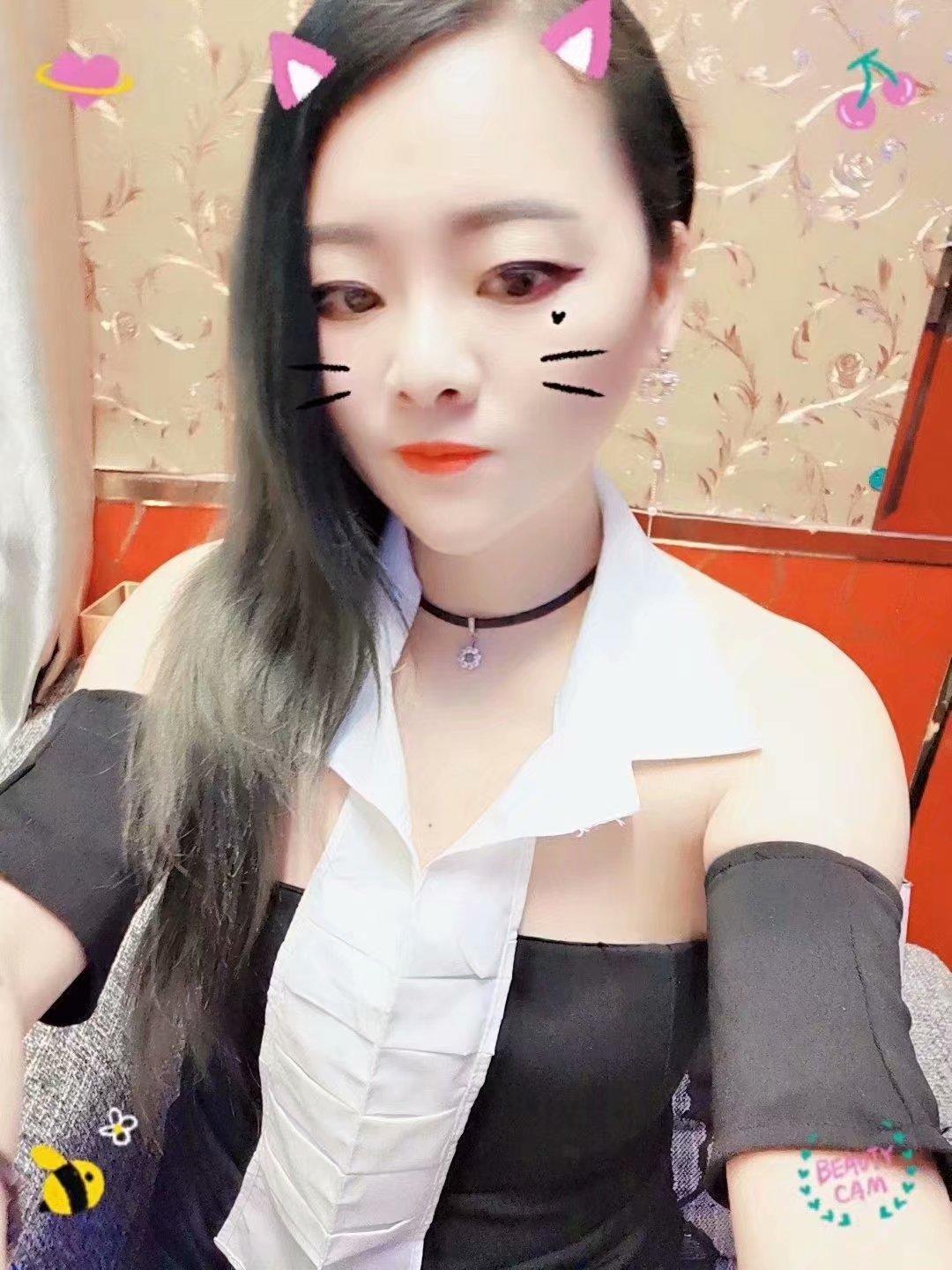 宝山区七号线祁华路妹子 第1张