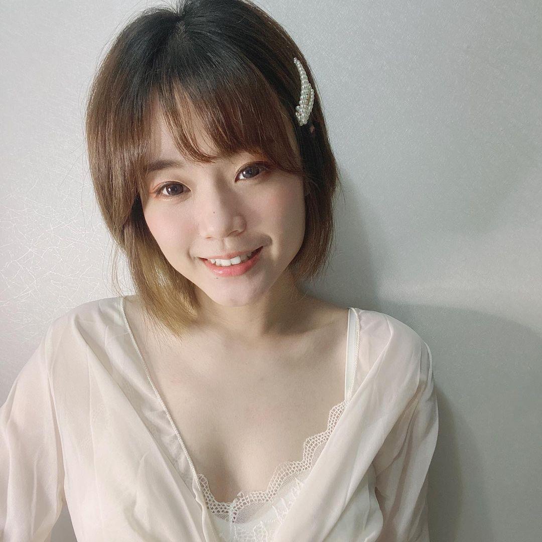 温柔年轻美女，身材高挑口活好 第2张
