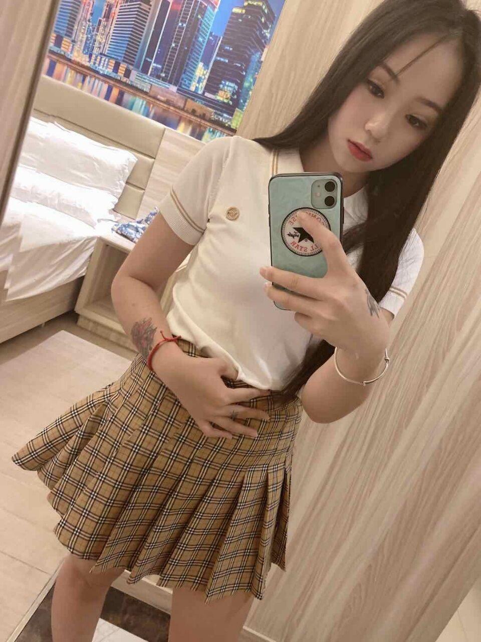 八一广场附近(孺子路)小嫩妹 第1张