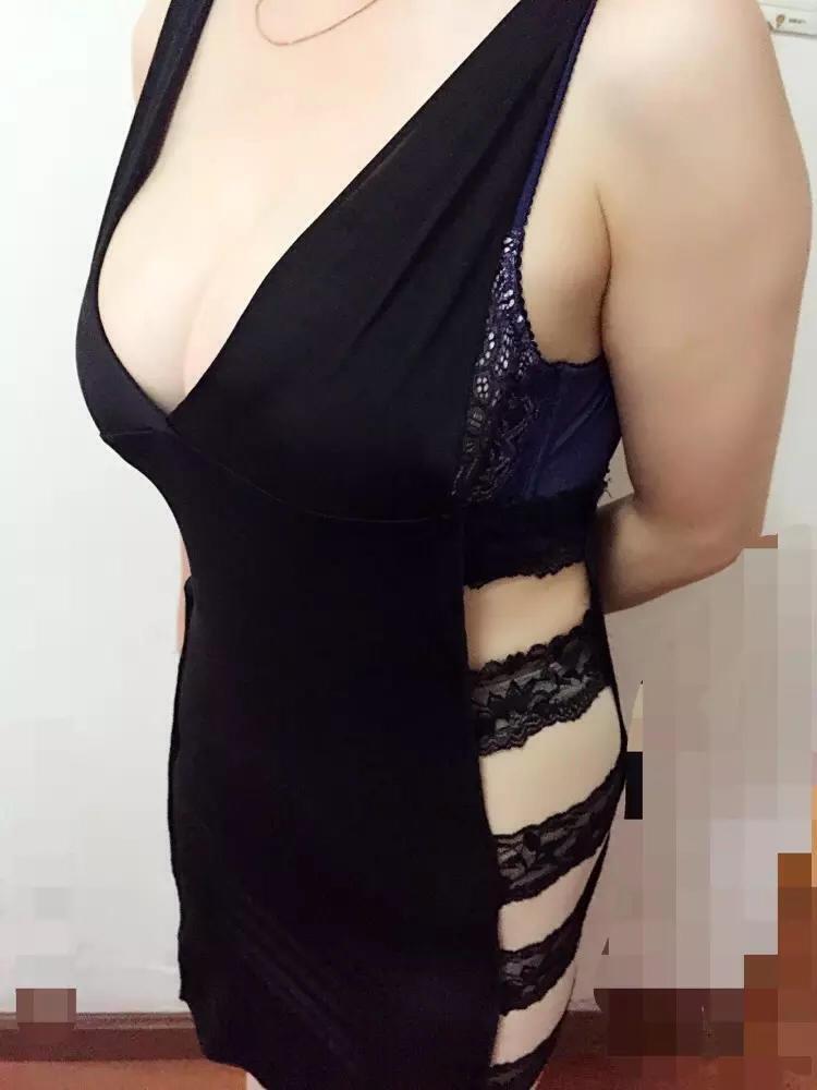 胸部挺大的一个骚货熟女 第1张