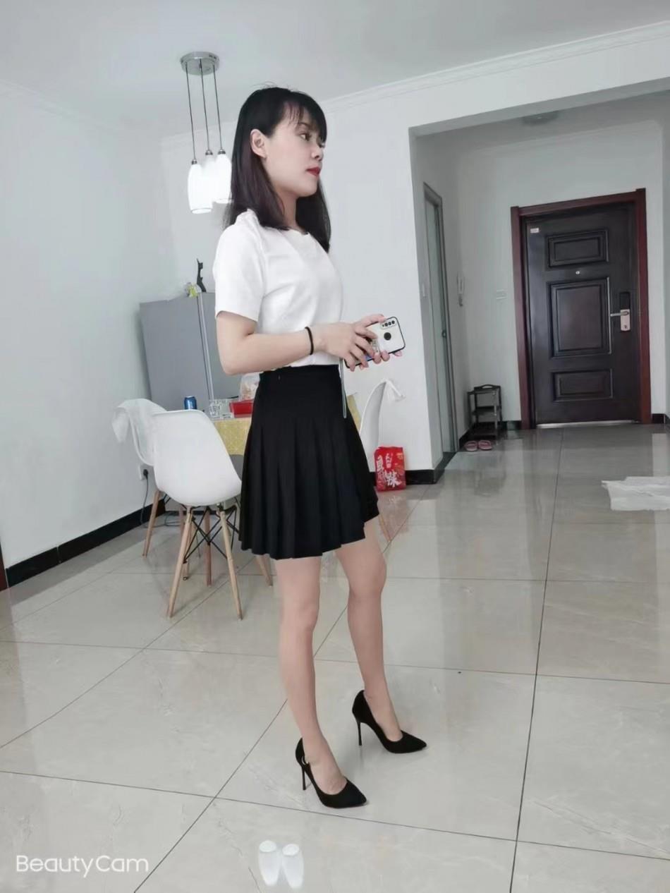 咸阳肤白貌美的妹子 第1张
