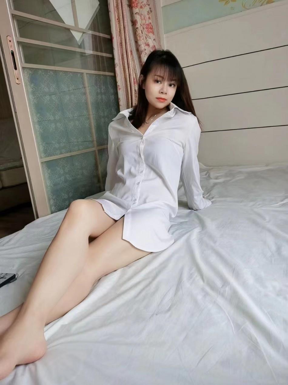 咸阳肤白貌美的妹子 第2张