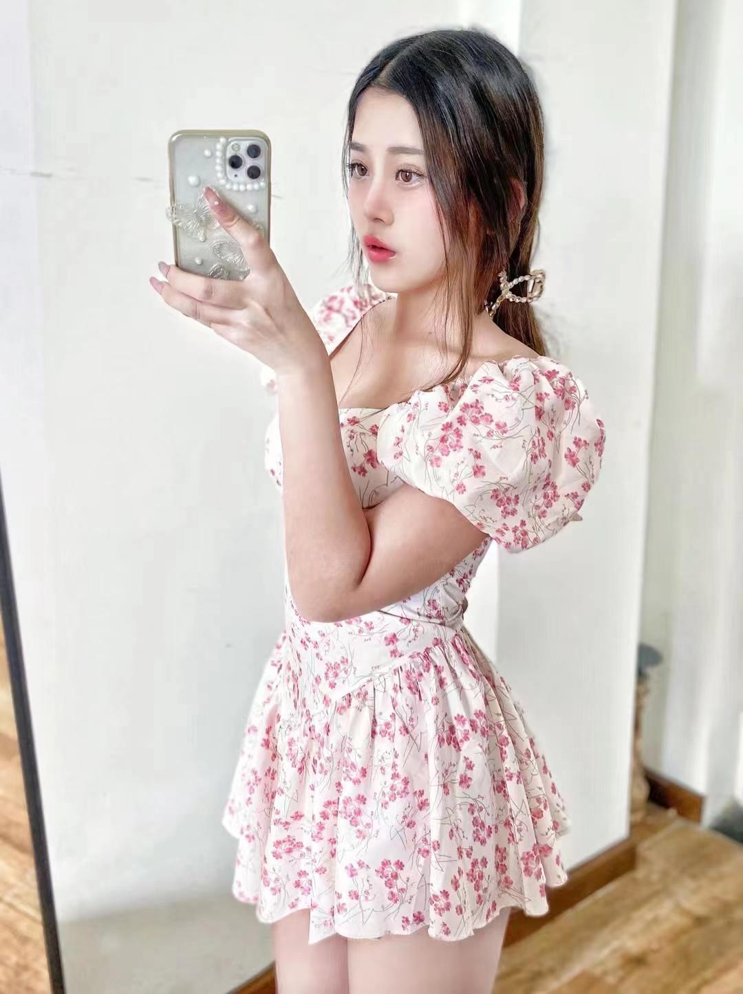 小花裙妹子,各方面都不错 第2张