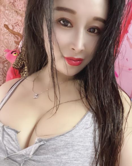 服务态度一般般的高颜值小姐 第2张