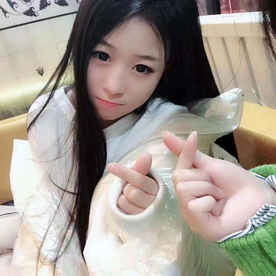 可以调教的可爱妹子，估计刚出道 第1张