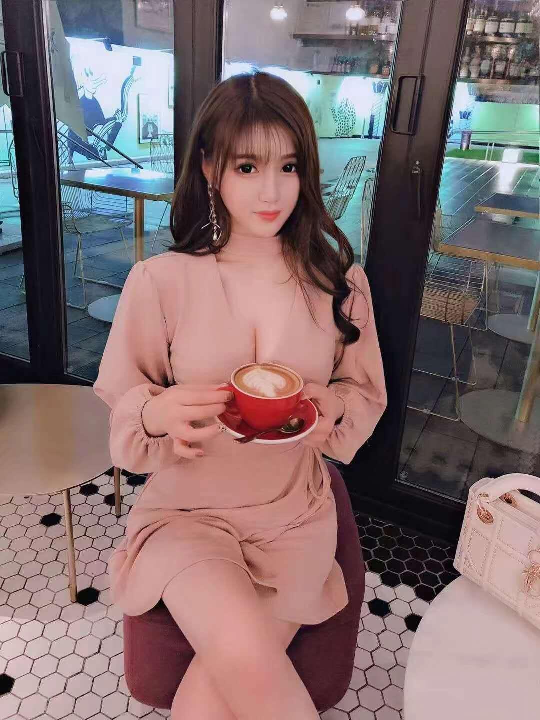 女大学生兼职，一股奶香味儿 第1张
