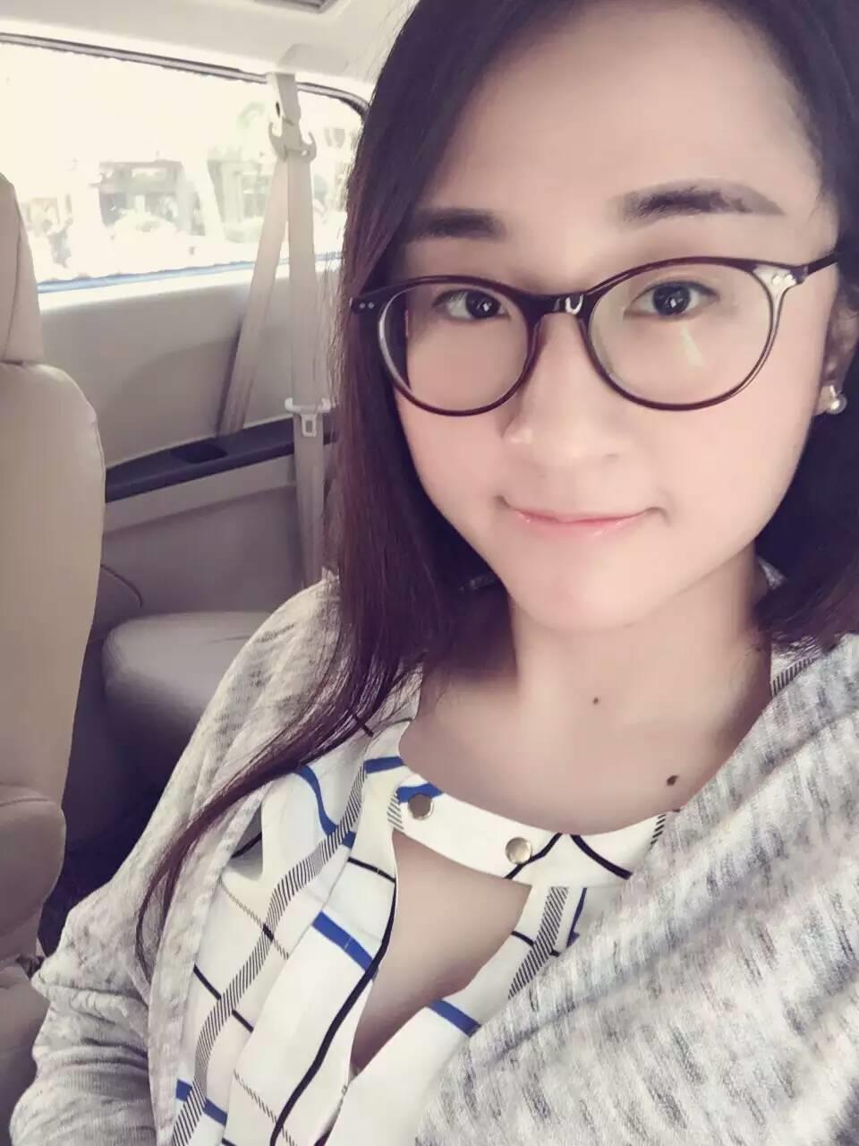 江北区眼镜小嫩妹水很多 第2张