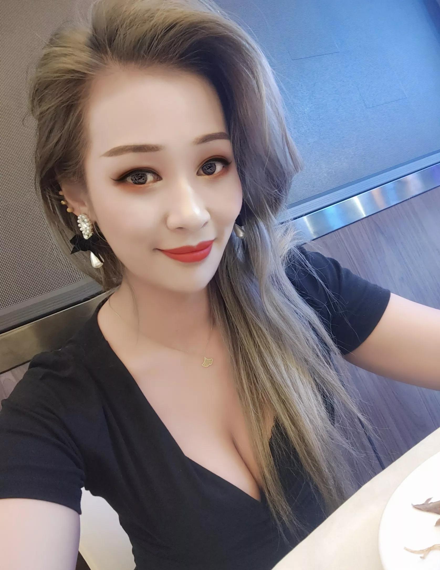 验证我大郑州的漂亮妹子,这个长相是我的菜 第1张