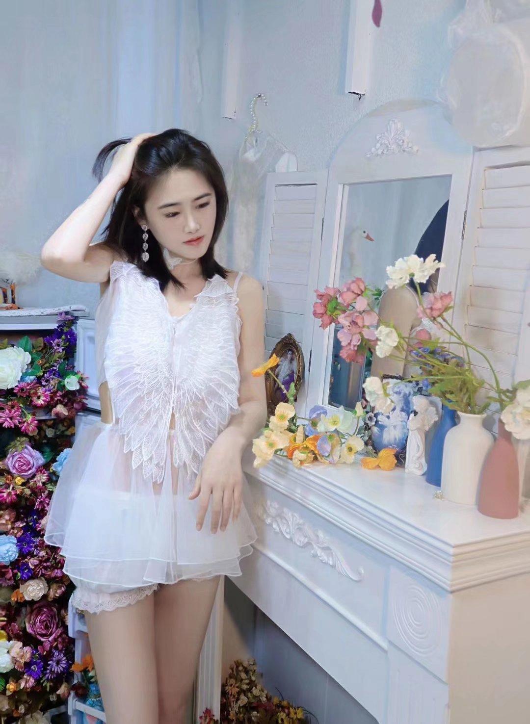 一个大个儿干净白活还细致的妹子 第1张