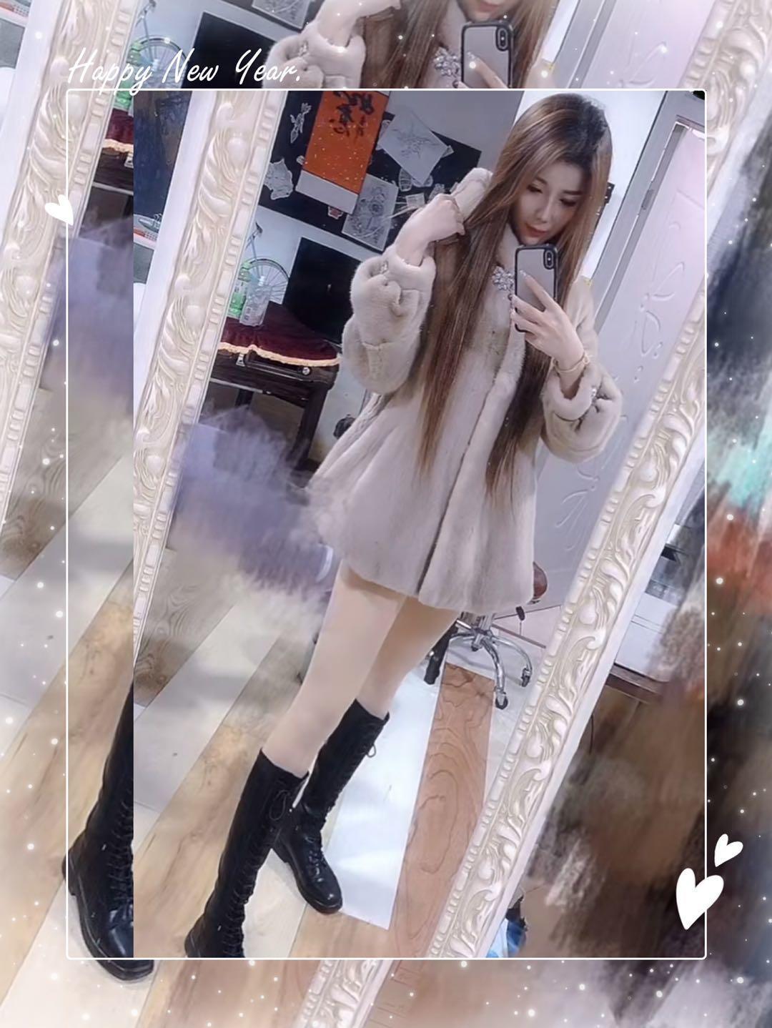 身材好服务不错的苗条美女 第1张
