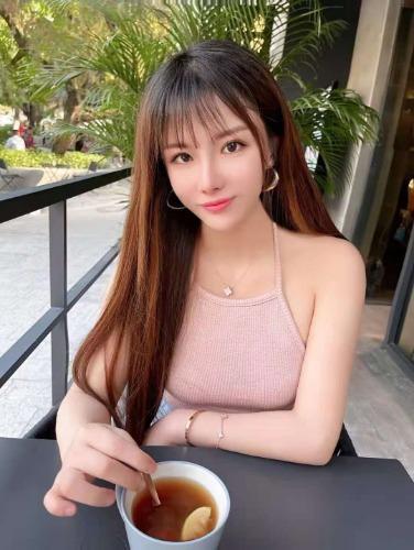大胸御姐,身材高挑不机车。 第2张