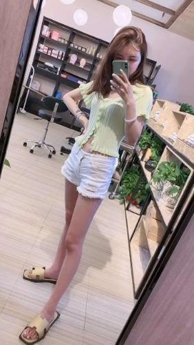 新市区寻欢记瘦小妹子抱着操 第1张