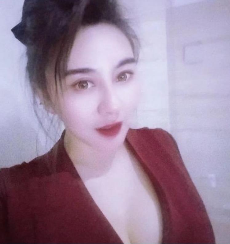 丰台超火的丰乳肥臀“范冰冰”苏洵 第1张