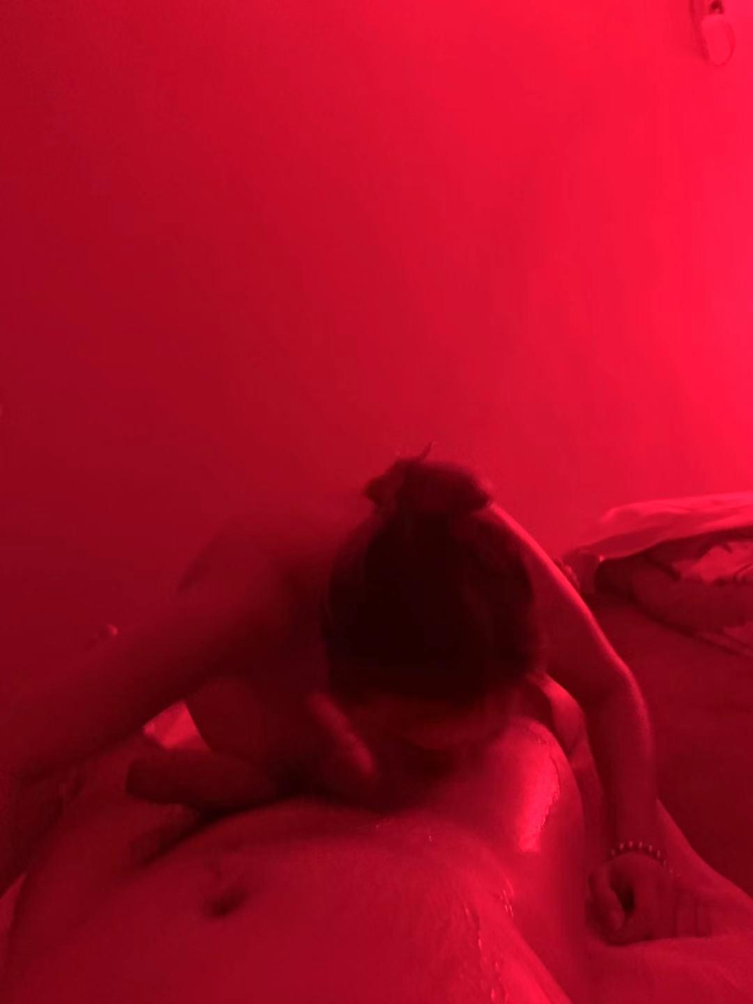 极品年轻姑娘 第1张