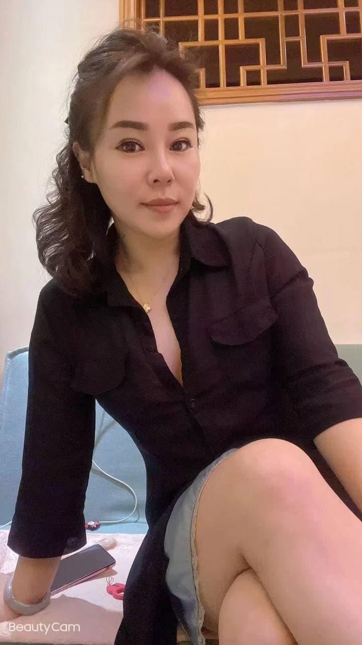 口活很棒,叫的骚,一晚上都不够啊 第2张