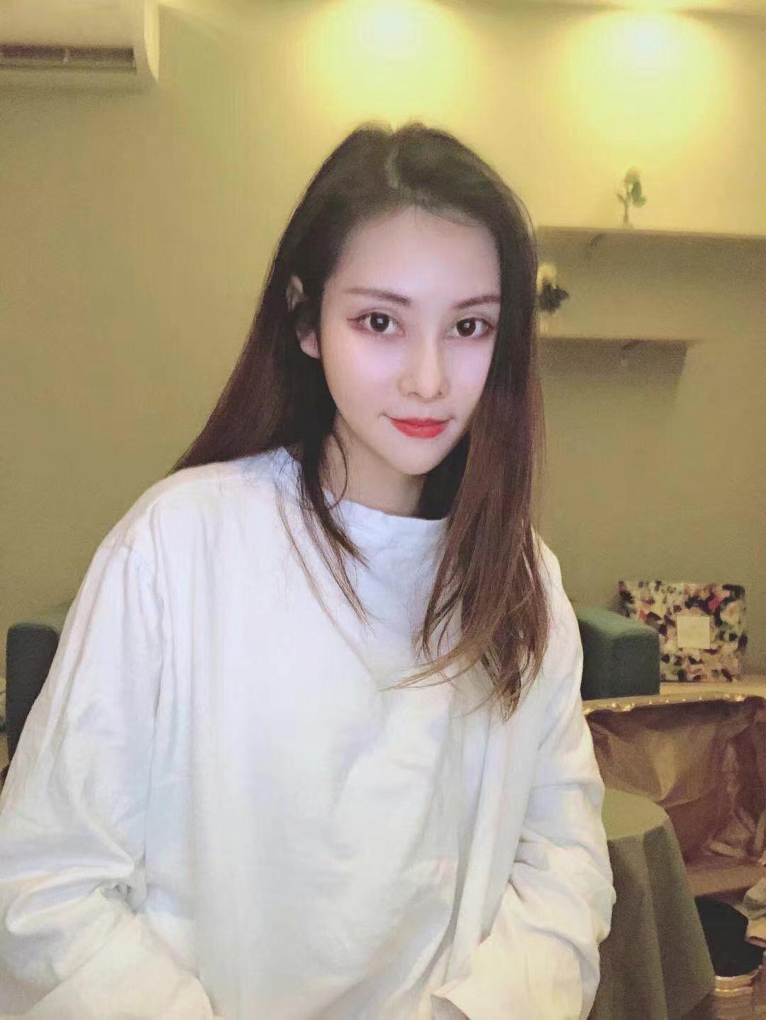 酥胸希希，颜值上等，性价比高！！！ 第1张