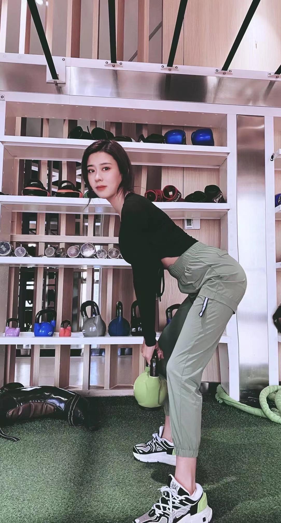 成都青羊区健美小姐姐 第2张