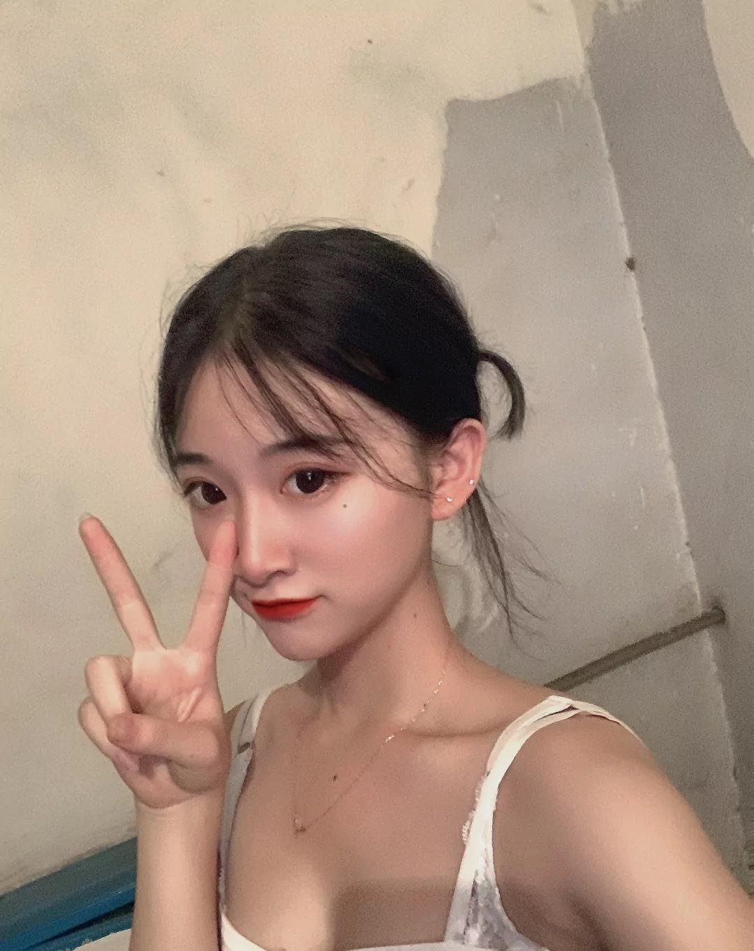 验证清纯口活好的小美女，爽翻了 第1张