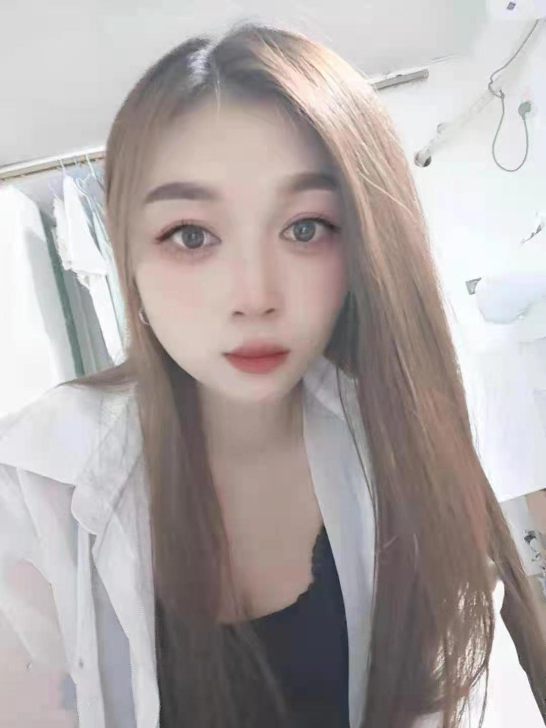 龙华区民治大润发附近服务还不错的性感少妇 第1张
