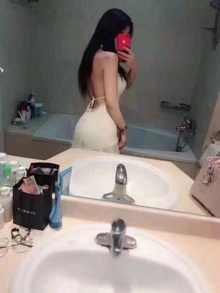 龙华大胸美女亲身体验 第2张
