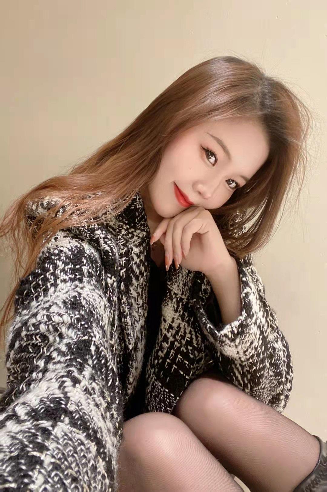 兼职御姐型模特小姐姐,大长腿,丝袜制服 第2张