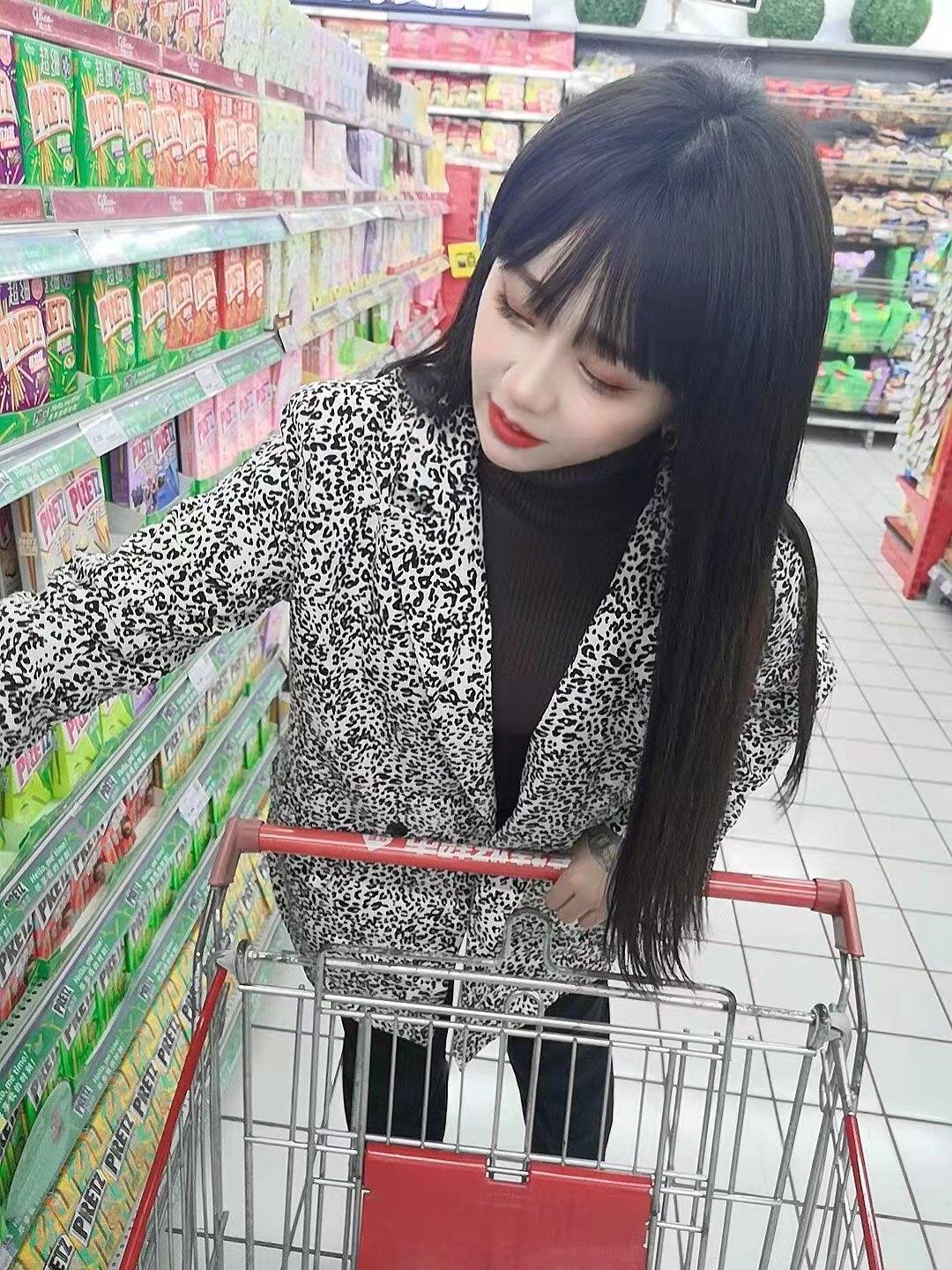 解放路体验一个年轻小少妇 第1张