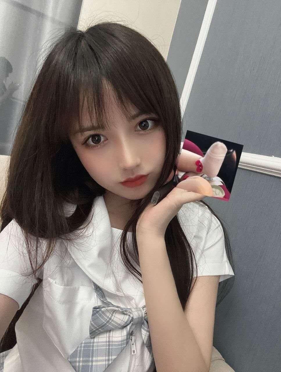 天河区在校清纯小学妹，咪咪不大，逼逼挺紧 第1张