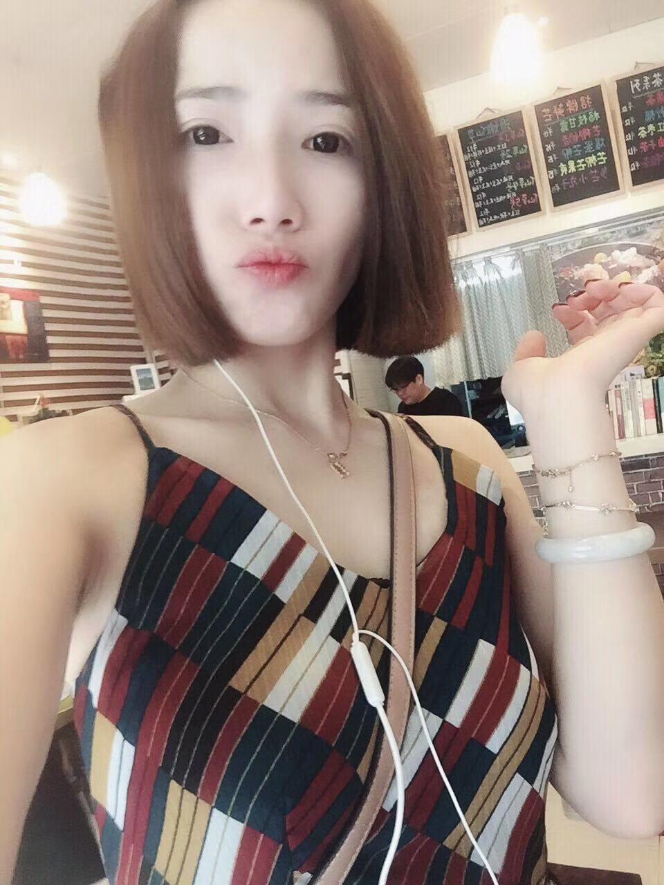 番禺资源分享短发美女服务挺不错的温柔可人可口爆可69 第3张