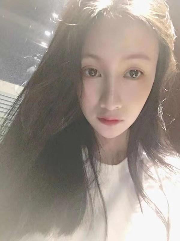 新人白皙小女友 第2张