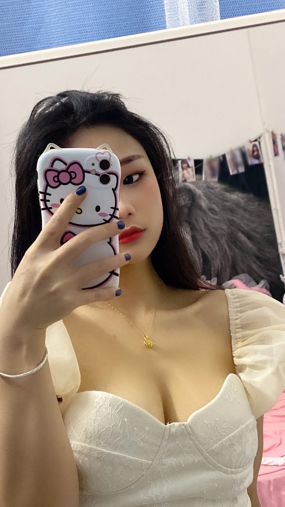 爱喝奶茶的甄姑娘，口口拉丝大香肠 第1张