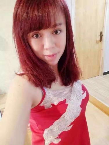 兼职的漂亮妹子，白天正规公司上班 第1张