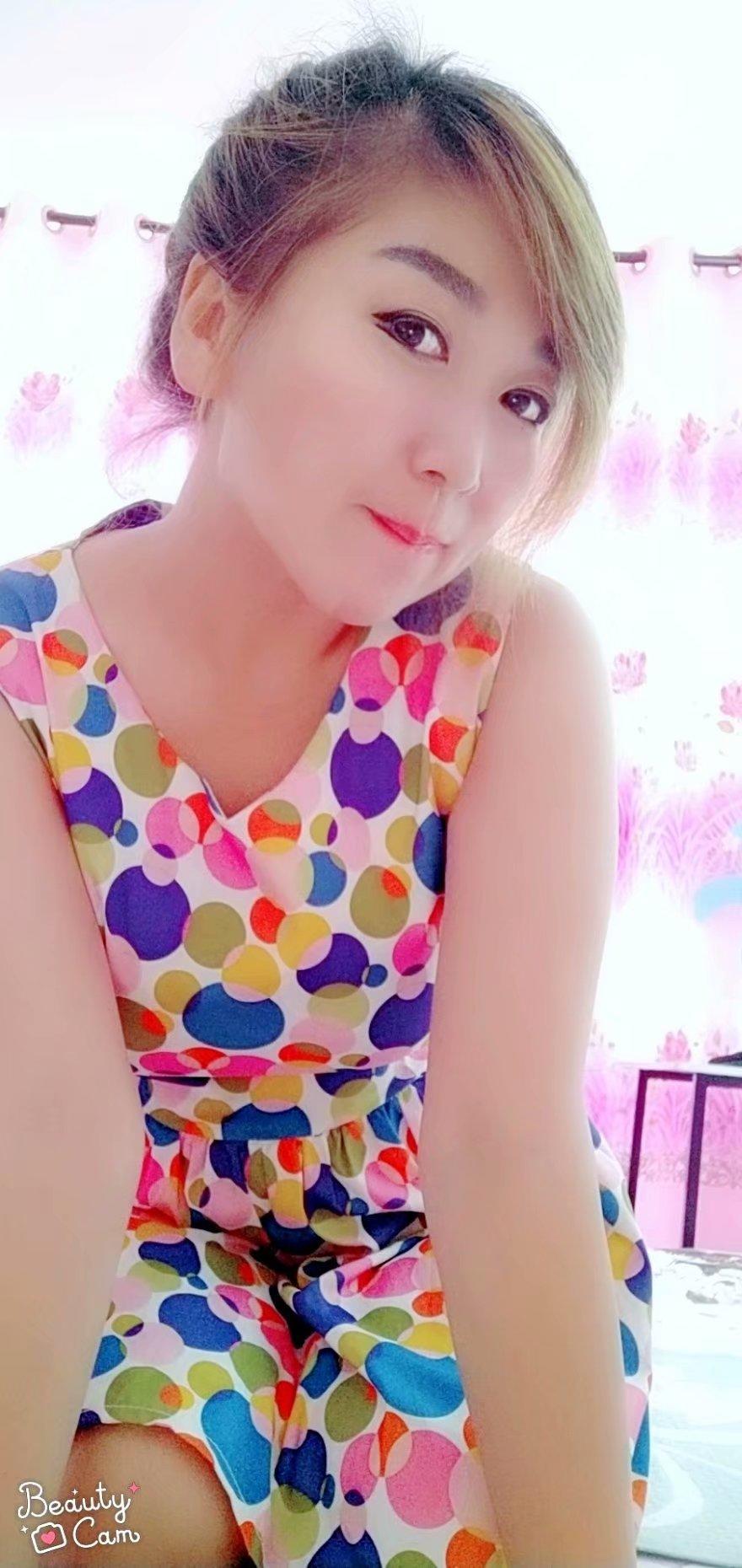 发电厂附近妹子 第1张