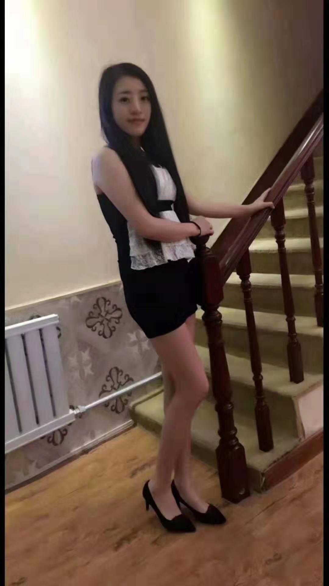 西城海通路北二路附近妹子 第2张
