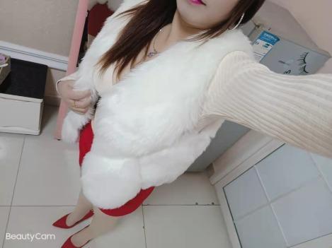 长沙兼职美女，蝴蝶逼，一插就出水，拍拍屁股就懂你要... 第1张