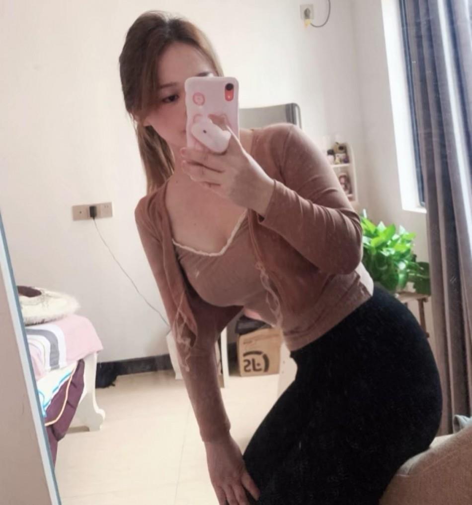雨花区大胸妹子，很香很软压着操很爽。 第1张