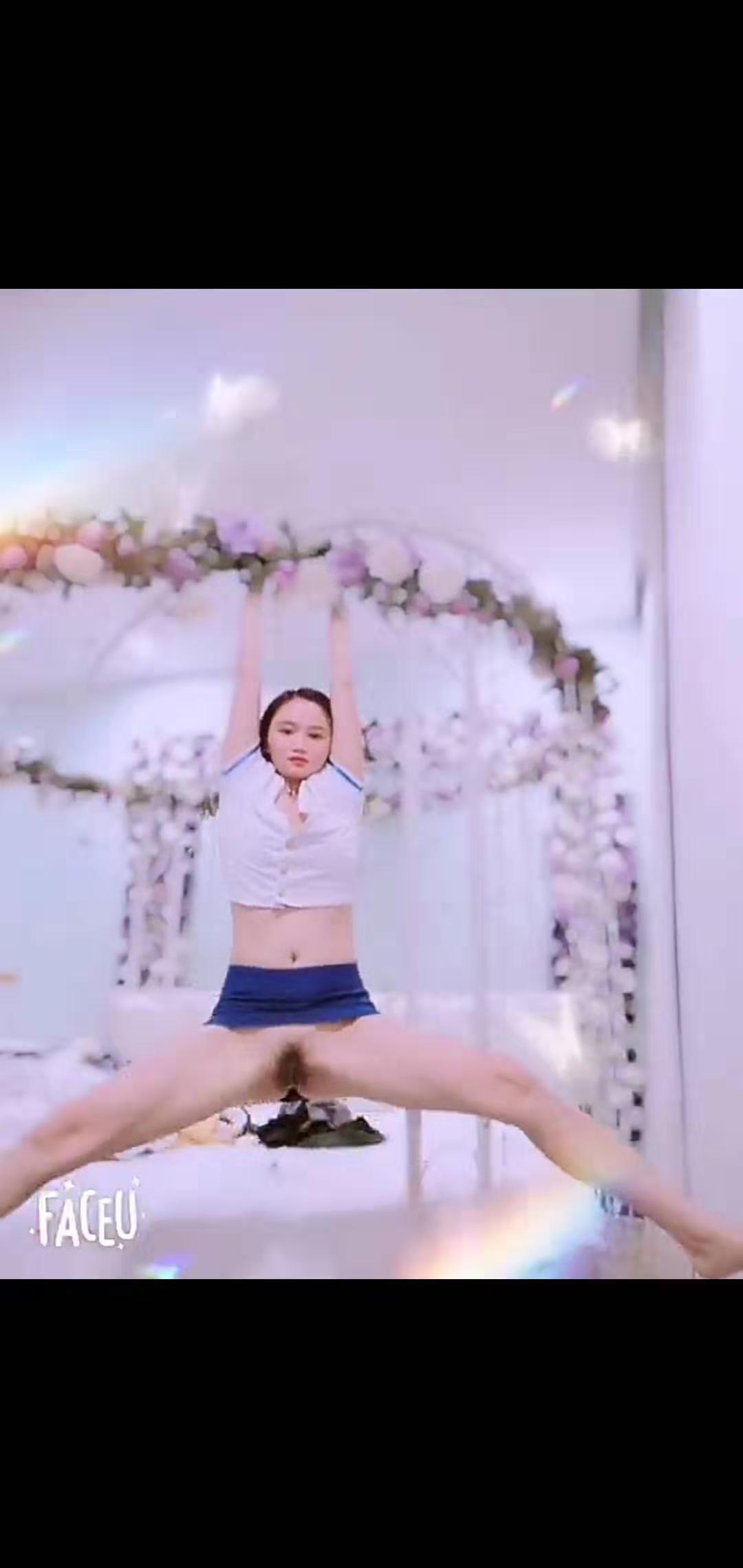 武昌还不错的妹子胸大而挺拔 第3张