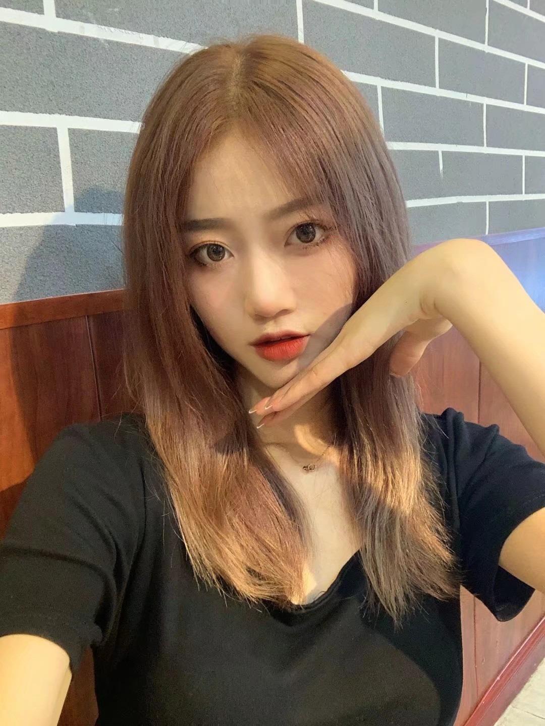 学生妹，身材好，大学兼职 第1张